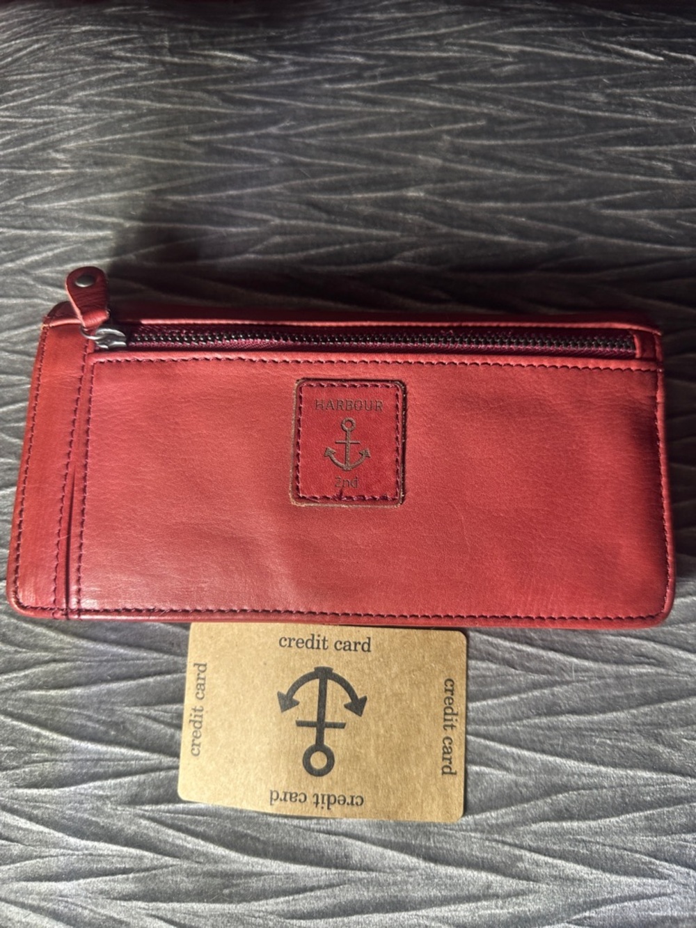 HARBOUR Red Leather Zip Wallet
